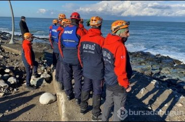 Rize'de odun toplamaya gittiği sahilde fırtınada kayboldu!