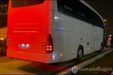 Bursa'da Anıtkabir'i ziyarete giden yolcuları taşıyan tur otobüsü ç...