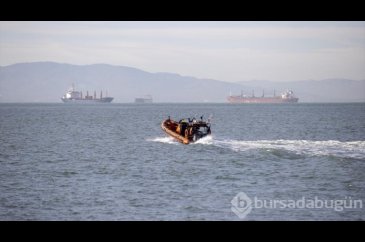 Zonguldak'ta batan geminin kayıp 7 personelini arama çalışmaları sü...