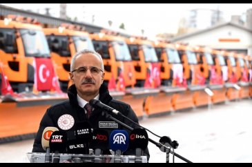 Ulaştırma ve Altyapı Bakanlığı kara yollarında kar ve buzla mücadel...