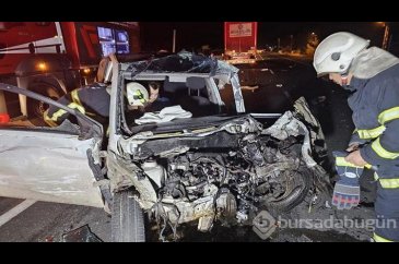 İki TIR ile çarpışan otomobildeki kardeşleri kaza ayırdı: 1 ölü, 1 ...
