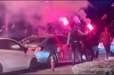 Bursa'da iki ayrı düğün konvoyu! Havaya ateş ettiler, lastik yaktılar