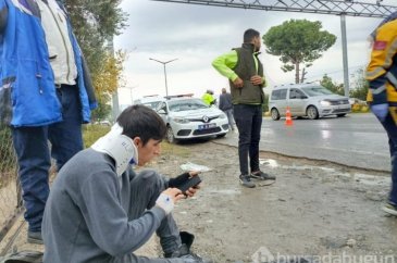 Hatay'da işçi servisi, hafriyat kamyonuna çarptı: 16 yaralı
