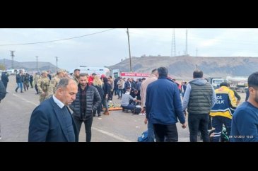 Şırnak'ta minibüsler çarpıştı: 1'i ağır 16 yaralı
