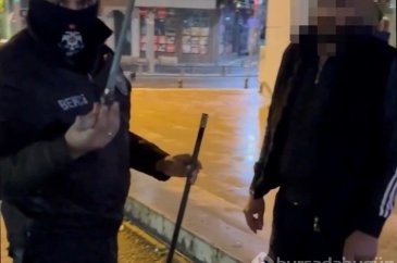 Cinsel istismar suçundan aranıyordu, baston görünümlü bıçakla yakal...