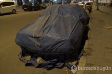 Kars'ta araçlara halılı, battaniyeli soğuk önlemi