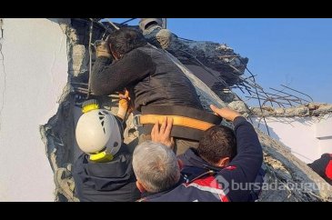 Yıkımda kesilen kolon ile duvar arasında sıkışan işçi yaralandı
