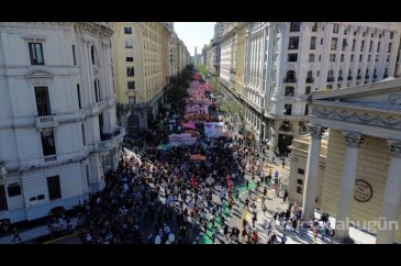 Arjantin'de yeni hükümet ilk protestosunu yaşadı
