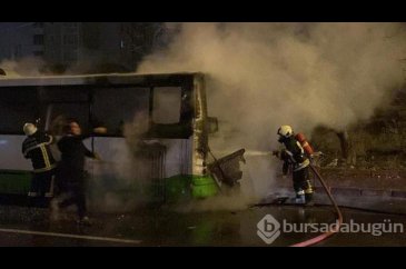Seyir halindeyken alev alan özel halk otobüsü kullanılamaz hale gel...