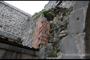 UNESCO mirasındaki 5 bin yıllık surlara tuğla yaması