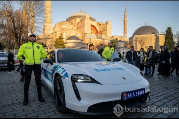 Çete araçları polis otosu oldu