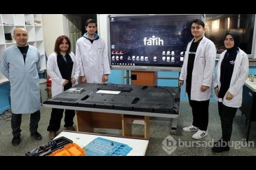Akıllı tahtaların bakım ve onarımı liselilerden
