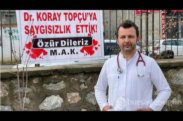 Tartıştıkları doktordan pankartla özür dilediler
