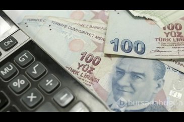 Çalışan emeklilere 5 bin lira ikramiye ödemeleri hesaplarda
