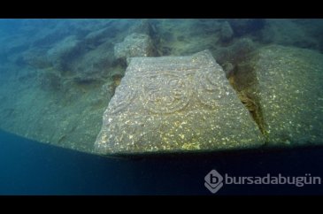 Van Gölü'ndeki kale kalıntısı su altından görüntülendi
