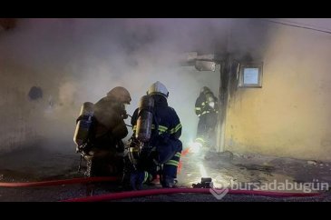 Bursa'da, 4 katlı binanın bodrum katında çıkan yangın korkuttu
