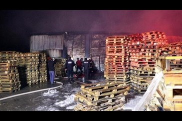 Kayseri'de palet fabrikasında yangın
