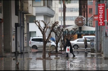Hatay İskenderun'da sağanak etkili oldu
