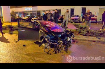 Bursa'da kontrolden çıkan otomobil yola uçtu
