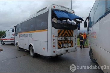 Samsun'da TIR anaokulu servisine çarptı!