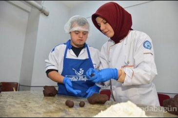 Engeller Bursa'da 'Engelsiz Yaşam Okulu'nda aşılıyor