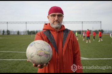 Futbolcu maaşları için karısının ve kız kardeşinin bileziklerini sa...