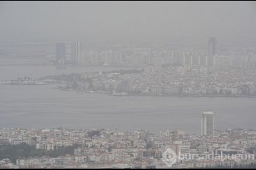 İzmir çöl tozu etkisinde: Görüş mesafesi düştü, hava kalitesi azaldı
