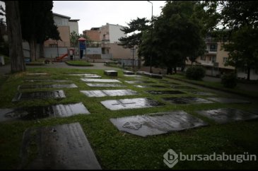 Çocuk parkı içerisindeki Fransız Mezarlığı!
