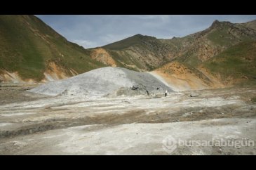 Hakkari'deki jeotermal kaynaklardaki ısı değişimleri ile deprem bağ...