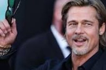 Brad Pitt sevgilisini yanından hiç ayırmıyor!