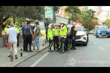 Polis aracı iki kadına çarptı!