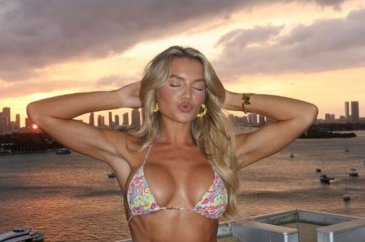 Love Island şampiyonu Molly Smith bikinili pozlarıyla beğeni topladı
