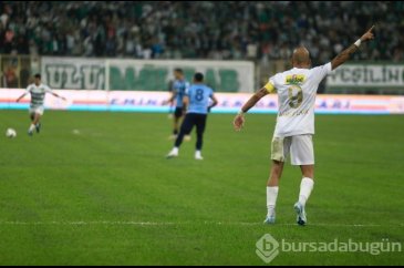 Bursaspor Belediye Kütahyaspor karşılaşmasından kareler...