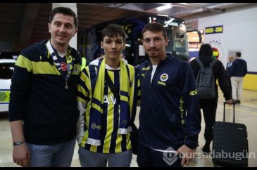 Fenerbahçeli taraftar Emir Sözbir, Ülker Stadı'nda yapay kalple maç...