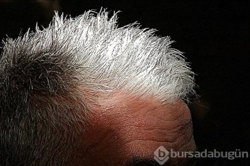 Beyaz saçları 1 saatte doğal rengine döndürüyor