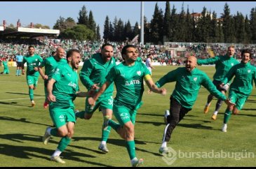 Bursaspor'un şampiyonluğa ulaştığı maçtan kareler! 