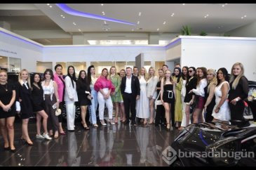 Esra İlknur Tekmen ev sahipliğinde Lexus Daveti: ünlüler geçidine d...