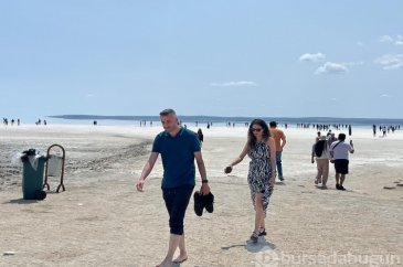 Türkiye'nin ikinci büyük gölüne turist akını! 