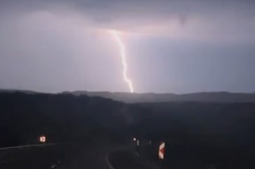 Sıcaklardan sonra görsel şölen! Gökyüzü aydınlandı...