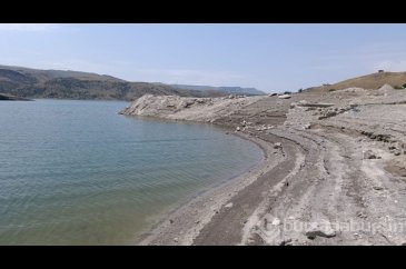 Baraj kapağı açıldı, tarihe gömülen köy ortaya çıktı