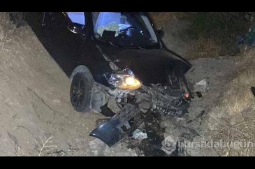 Elazığ'da şarampole düşen otomobilde yaralılar var