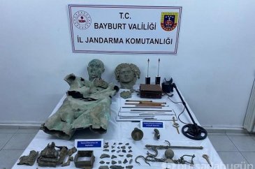 Bayburt'ta tarihi eserler ele geçirildi