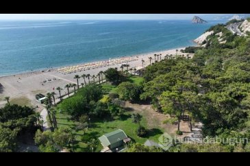 Antalya'da kadınlar plajındaki kirlilik ve bakımsızlığa tepki
