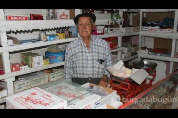 90 yaşındaki 'Garip Dede', yarım asırdır bakkal işletiyor