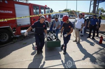 Ağaca çarpan sürücü otomobiline sıkışıp yaşamını yitirdi