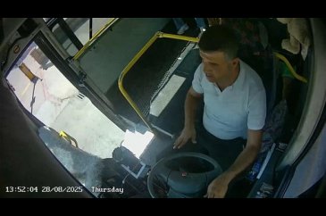 Otobüs şoföründen takdir edilecek hareket