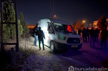 Çukura düşen aracını çıkarmaya çalışırken, başına saçma isabet etti