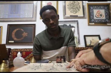 Ugandalı öğrenci Sivas'ta hattat oldu