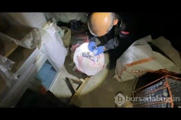 Polis çatı katındaki çuvallarda 15 bin uyuşturucu hap ele geçirdi