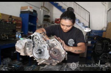 Çırak bulamayan eşine destek için başladı, motor ustası oldu
